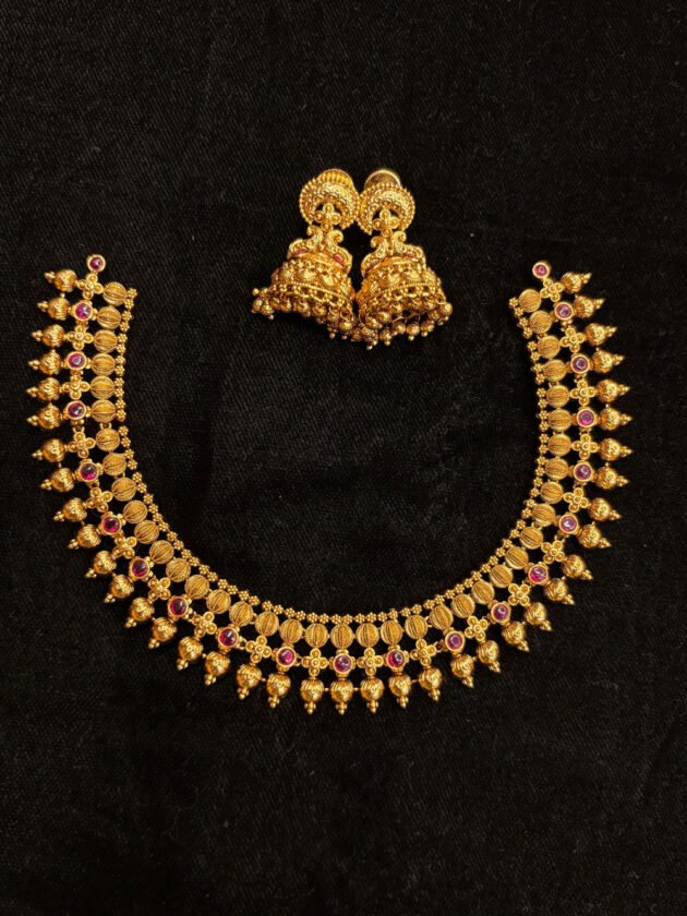 Antique Gund necklace SN004R