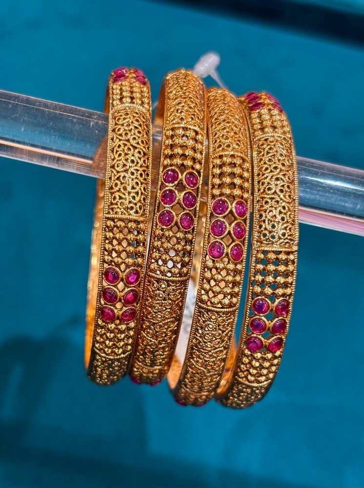 Antique bangles BN058