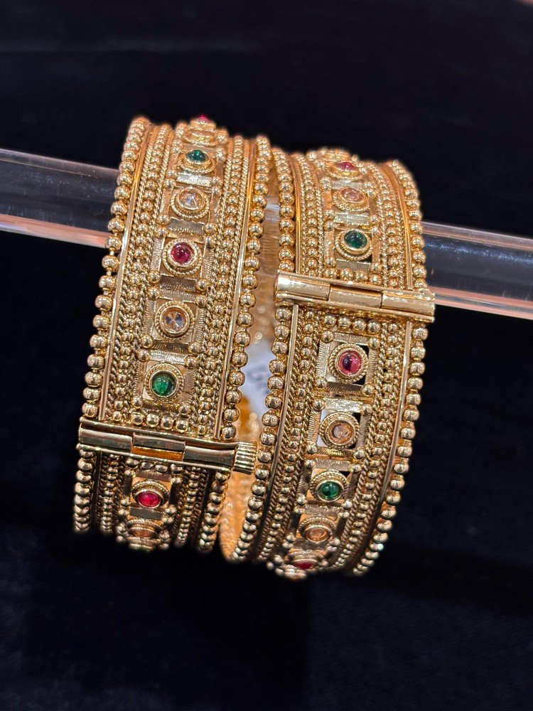 Antique bangles BN120