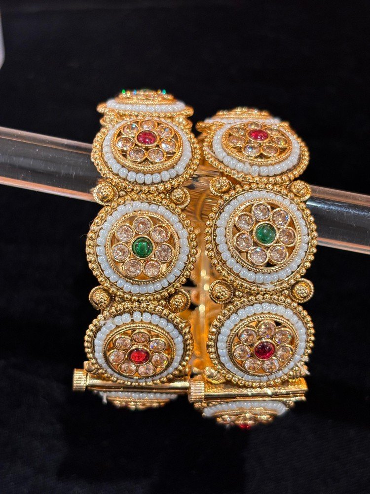 Antique bangles BN128