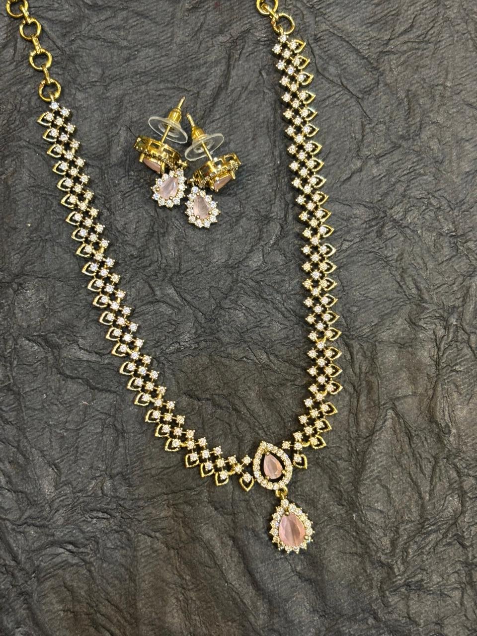 Short Nackleace AD Mehendi Polish SNAD56